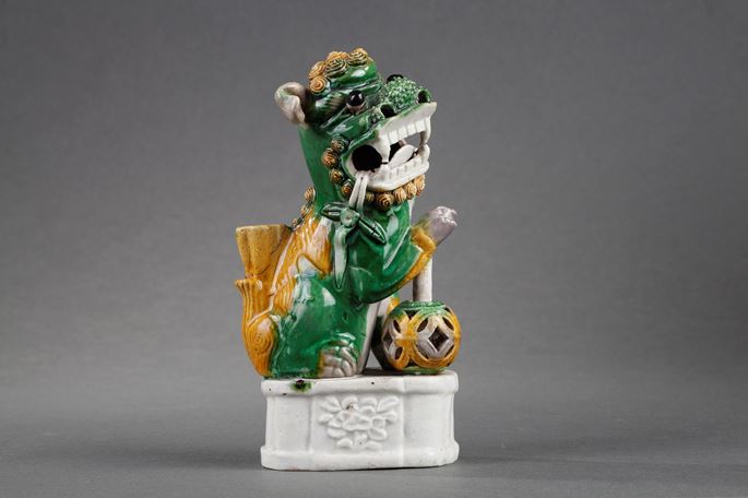 Fo dog biscuit &quot;famille verte&quot;  ears move - Kangxi period | MasterArt